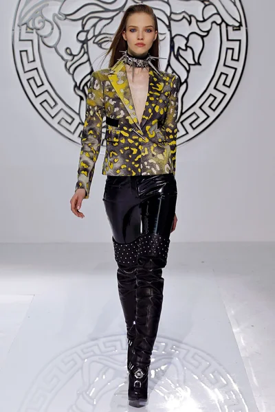 Look 25